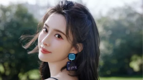 湖南娄底女童坠楼雨棚救援